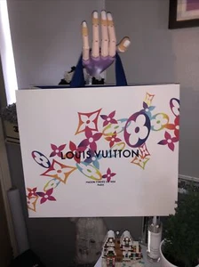 100% Authentic Louis vuitton Paper Gift Bag Size M. 40*34*16cm (Christmas 2020) - Picture 1 of 5