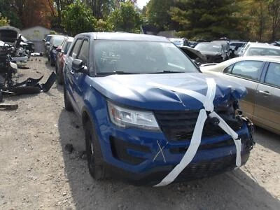 Used Front Right Door fits: 2019 Ford Explorer Base w/o police package R. Front - Imagem 1 de 4