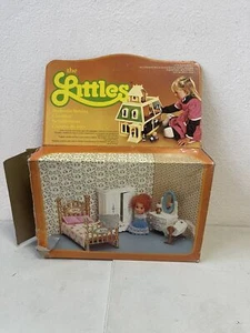Only Box Solo Scatola la casa delle bambole Littles Bambola Flossie - Picture 1 of 4