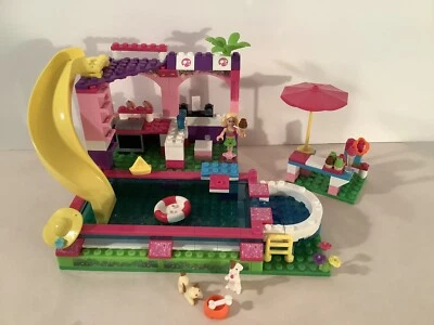 Mattel Mega Bloks Build N Style #80136 Barbie Chelsea's Pool Party Set Foto 1 de 4
