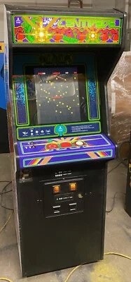CENTIPEDE ARCADE MACHINE by ATARI (Excellent Condition) *RARE* - Image 1 of 4