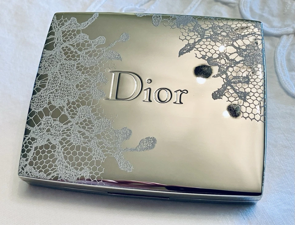 Stunning! Christian Dior Compact Poudre Dentelle Effect Lumiere Visage Pink Lace - Image 1 of 4
