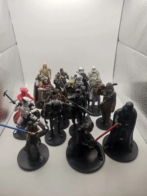 Lot of 20 Disney Store Exclusive: Star Wars - 4 Inch Action Figures on Stands  - Imagem 1 de 4