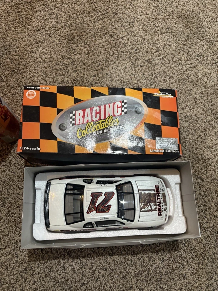 DAVE MARCIS---REALTREE--1997 MONTE CARLO-- 1:24---NASCAR DICAST BANK - Image 1 of 1
