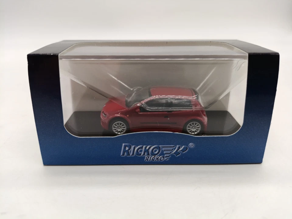 Fiat Punto S1600 plain body red 38329 1/87 H0 RICKO Brekina Busch §§ - Immagine 1 di 4