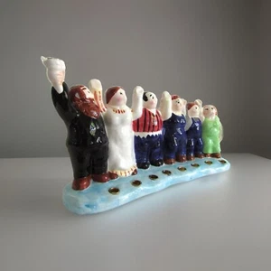 Hand Painted Dancing Family Chanukkah 11.5" Ceramic Menorah - Imagen 1 de 11