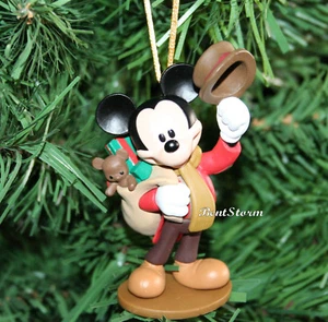 Personalizado Disney Mickey Mouse como Bob Cratchit Mickey Cuento de Navidad Adorno PVC - Imagen 1 de 4
