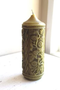 VTG 60s Molded Bas Relief Pillar Candle Olive Green Stumpenferze 9 in Regency - Picture 1 of 7