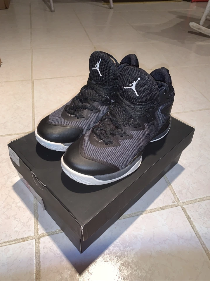 Tamanho 6 - Jordan Super Fly 3 Preto - 684933-003 - Imagem 1 de 4