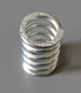 REPLACEMENT "BIGSBY" STYLE VIBRATO BAR SPRING, CHROME, NEW, FREE POSTAGE - Picture 1 of 4