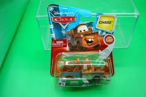 Disney Pixar Cars #130 Mater mit Ölkanne Chase T0295 von 2010 - Bild 1 von 2