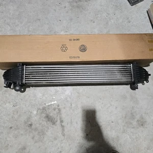 Intercooler Chevy Equinox 2018-2022 (usado OEM) GMC Terrain L4 1,5 L 85163204 - Imagen 1 de 5