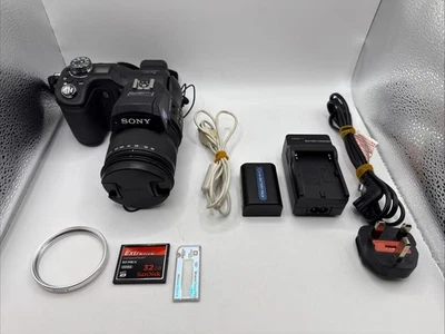 Sony Cybershot DSC-F828 Digital Camera + 32GB Compact Flash + 256MB MS Pro - Image 1 of 4
