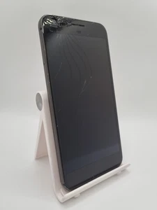 Google Pixel XL Black 32GB 5.5" 12.3MP Android Smartphone Cracked Faulty #B - Picture 1 of 14