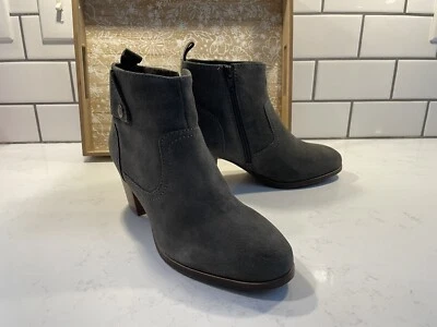 Preciosas botas de gamuza DIBA para mujer azul marino talla 8,5 botines al tobillo excelentes nuevas sin caja Foto 1 de 4
