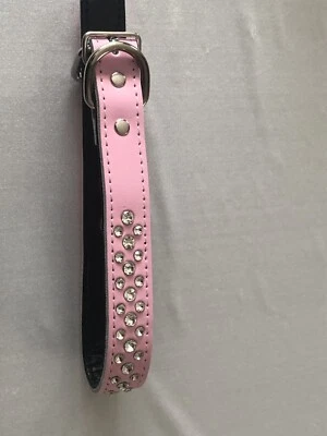 Collar de perro rosa con diamantes de imitación Foto 1 de 4