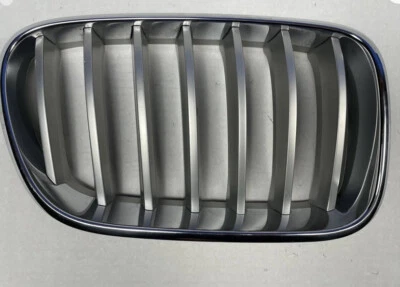 BMW X3 F25 2015 2016 2017 pasajero derecho OEM parachoques delantero rejilla superior del riñón Foto 1 de 4