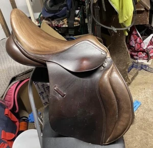 Field House XCH Saddle In Brown 17.5 Inch Seat Medium Width Yellow Head Plate - Picture 1 of 7