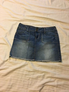 So: Teen/Women 5 Pocket, Med Wash Short Denim Skirt, Frayed/Raw Hem: Blue, 3 - Picture 1 of 4