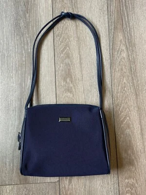 Pequeño Esprit Mujer Bolso de Hombro Cartera Azul Marino Nylon ¡Envío Gratis! Foto 1 de 4