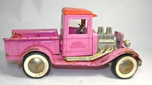 Camión de juguete Buddy L rosa Hot Rod modelo T años 60 vintage con óxido y pérdida de pintura - Imagen 1 de 9