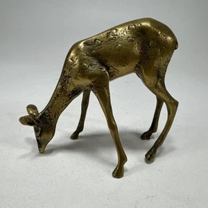 Estatuilla vintage de ciervo de pastoreo de latón macizo MCM decoración de mediados de siglo 4x5 - Imagen 1 de 8