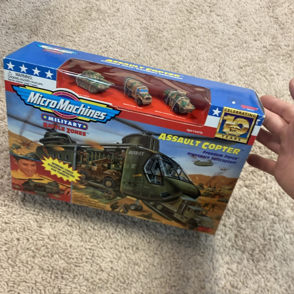 Micro Machines Military Battle Zones Assault Copter Playset Galoob 1996-Open Box - Image 1 of 4