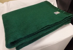 VINTAGE KENWOOD 100% WOOL HUNTER GREEN 72"x90" MEDIUM WEIGHT BED BLANKET CANADA - Picture 1 of 5