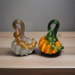 2 splendidi steli ricci di zucca 3,75" soffiati a mano studio artistico in vetro.(Y) - Foto 1 di 9