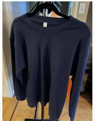Lululemon All Yours Crew Talla 10 Azul Marino Tenga en cuenta la mancha en la parte posterior ver fotos Foto 1 de 4