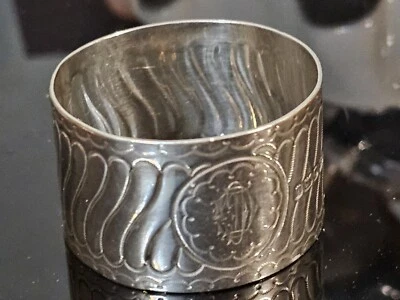 古董纯银餐巾戒指 Atkin Brothers Sheffield 1894 标志,Monogram — 第 1/4 张图片