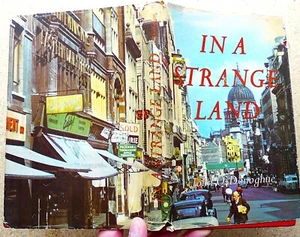 1958 1st ed IN A STRANGE LAND John O'Donoghue HB DJ vgc Irish in England 1940s - Bild 1 von 3