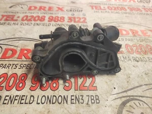 2019 MERCEDES A200 AMG AUTO 1.3p THERMOSTAT HOUSING A2822030175 OEM 282.914 - Foto 1 di 5