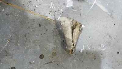 Volkswagen Golf 2009 2,5 L soporte de montaje del motor delantero 07K103390B   Foto 1 de 3