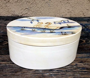 VANITY TRINKET JEWELRY KEEPSAKE BOX W/ LID, HANDPAINTED SWANS VINTAGE CERAMIC - Picture 1 of 9
