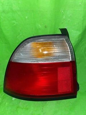 Luz trasera izquierda conductor Honda Accord 1996-1997 Foto 1 de 4