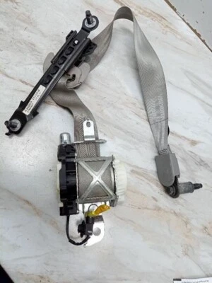 2007-2012 Kia Rondo Front Seat Belt Retractor Grey Assembly OEM - Image 1 of 3