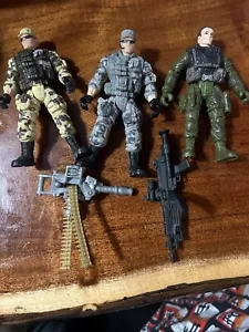 Lote de 3 figuras de acción militares diseño CHAP MEI HK y dos armas - Imagen 1 de 6