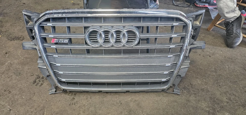 Audi SQ5 Q5 2014 2015 2016 2017 parrilla usada OEM 8R0 853 651 AD Foto 1 de 1