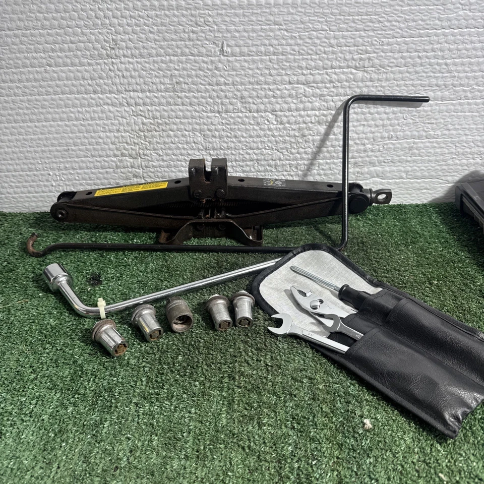 2000 Lexus RX300 spare tire Jack and tools w/ Wheel lock set OEM 1999 2000 2001 - Image 1 of 4