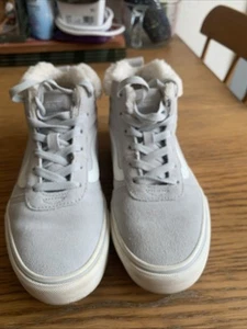 Damen High Top Vans Top Zustand Größe 3,5 Grau Und Weiß  - Bild 1 von 7