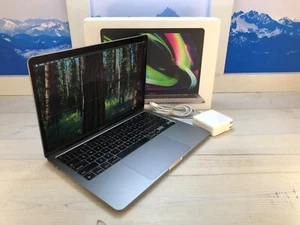 Apple MacBook Pro Touch Bar 2020 13" Laptop 256GB M1 8GB RAM Space Grau mit Karton - Bild 1 von 12