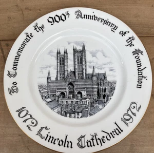Lincoln Cathedral 900 Years Celebratory Plate 1072- 1972 - Picture 1 of 6