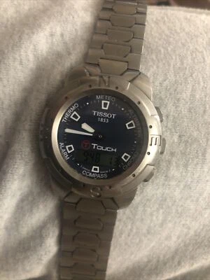 Hombre Tissot 1853 Táctil Cuarzo 30 Metros Titanio Cristal Zafiro Clip Roto Foto 1 de 4