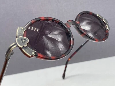 Gafas de sol para mujer redondas ovaladas rojas negras flor metal años 90 vintage Foto 1 de 4