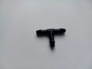 UNIVERSAL WINDSCREEN WASHER SCREENWASH 3 WAY T-PIECE PIPE CONNECTOR 4mm VW FORD - Picture 1 of 3