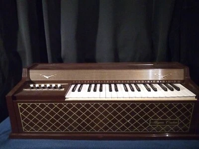 Vintage Magnus Model 425 USA Organ  60s - 70s Works Well - Image 1 of 4