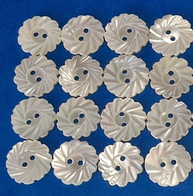 16 VINTAGE SHIMMERING SHELL MOTHER OF PEARL BUTTONS - CARVED FLOWERS 14MM - Image 1 of 4