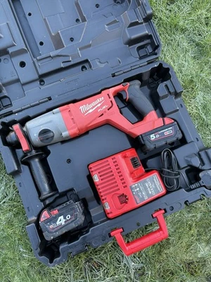 Milwaukee M18CHD FUEL SDS & 5ah Battery & 4ah Battery & Charger & Case - Image 1 of 3