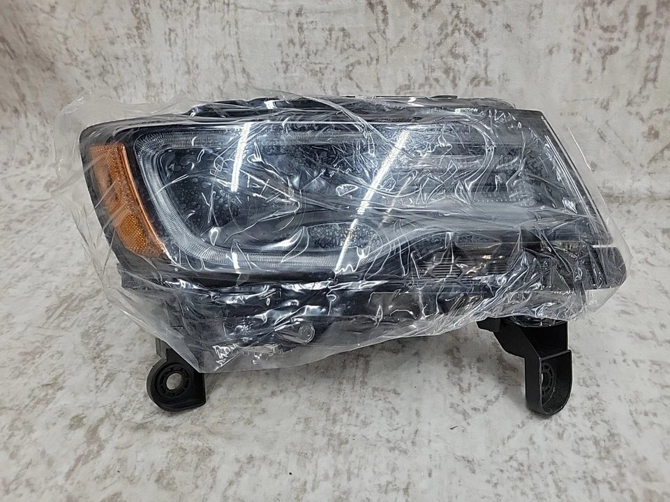 Faro derecho SRT adaptable HID compatible con 14-15 GRAND CHEROKEE M167605 Foto 1 de 4